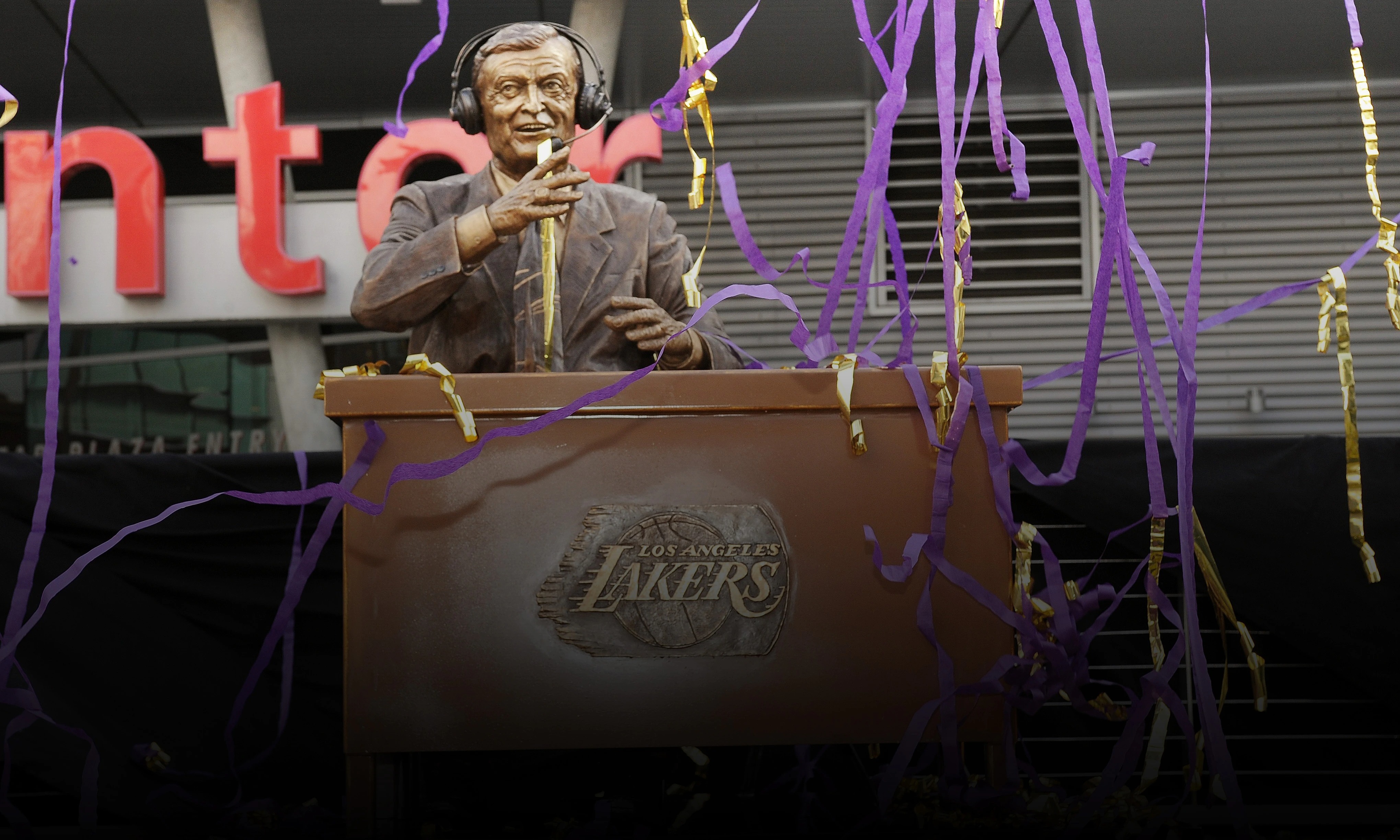 Chick Hearn History, Los Angeles Lakers