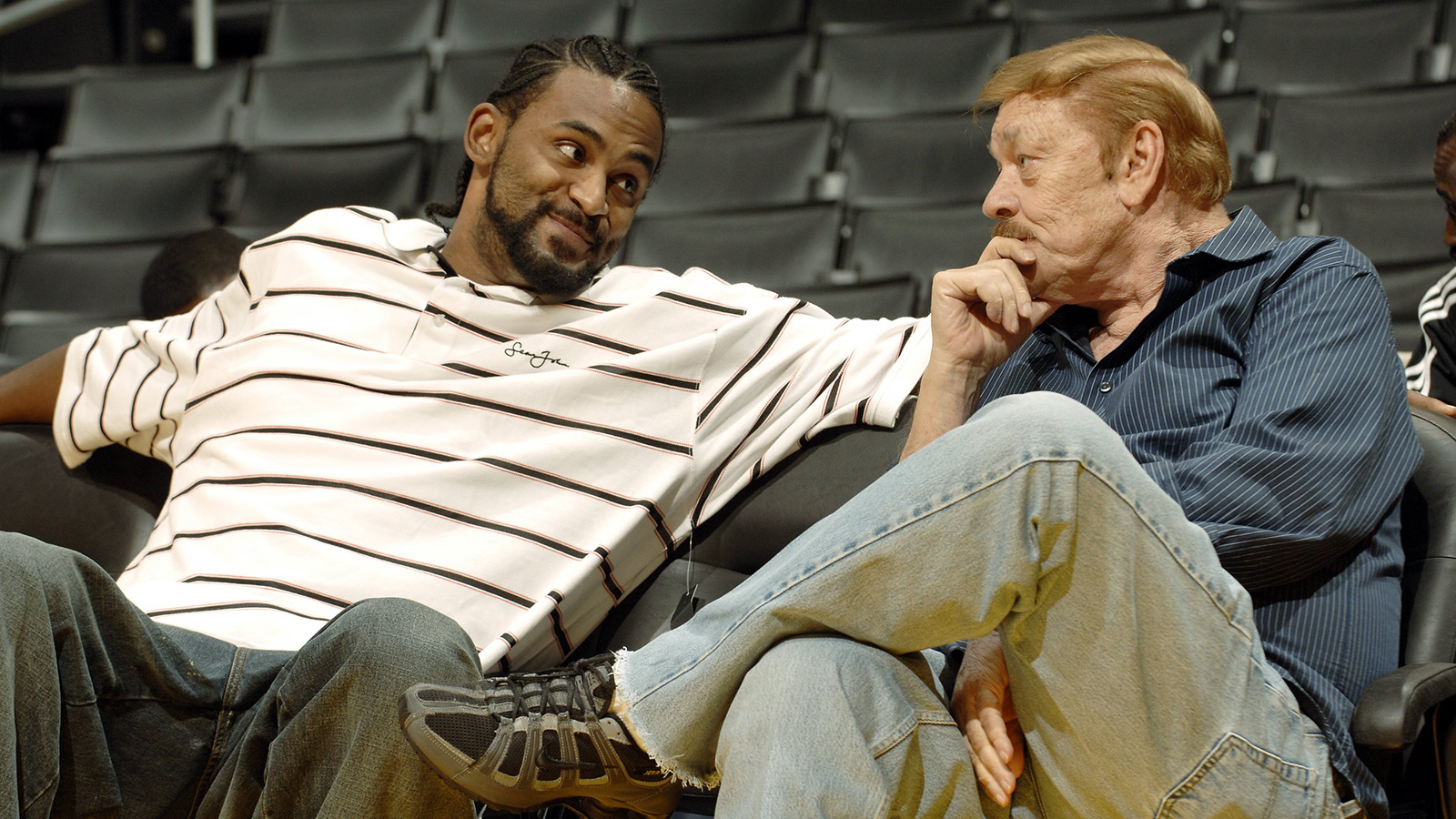 Jerry Buss catches up with Ronnie Turiaf