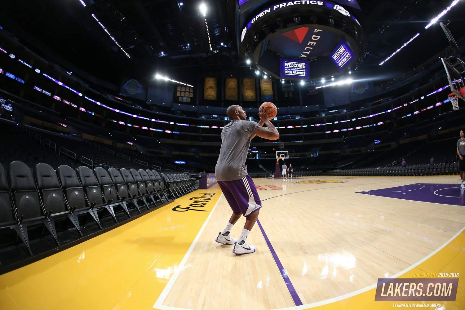 Kobe Bryant of the Los Angeles Lakers runs down court against the